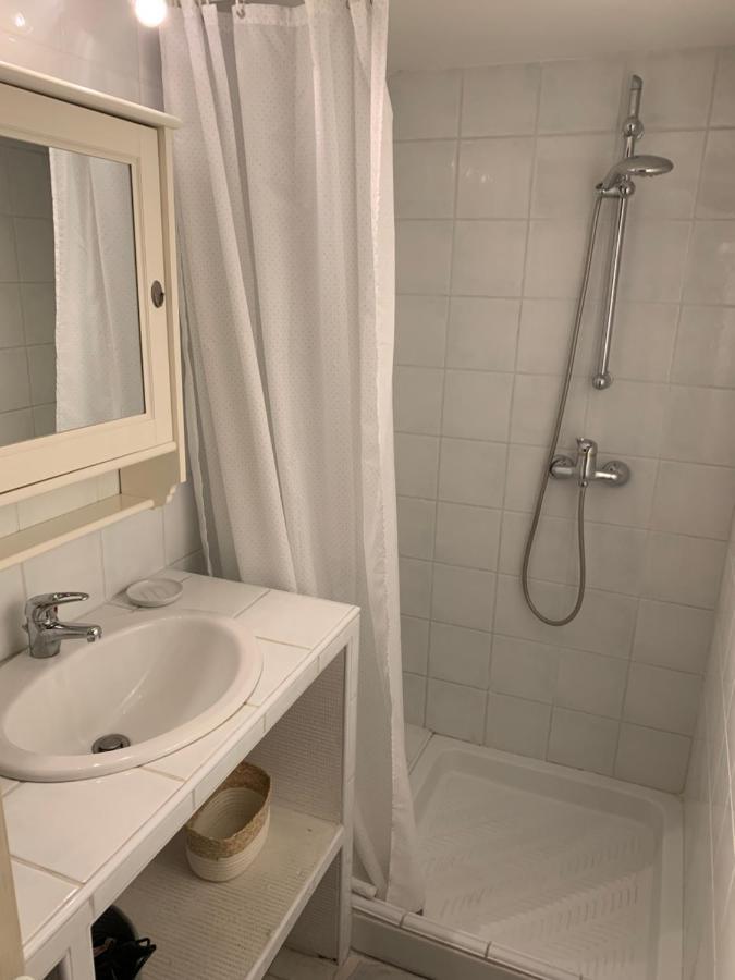 Au 10 Leilighet LʼIsle-sur-la-Sorgue Eksteriør bilde